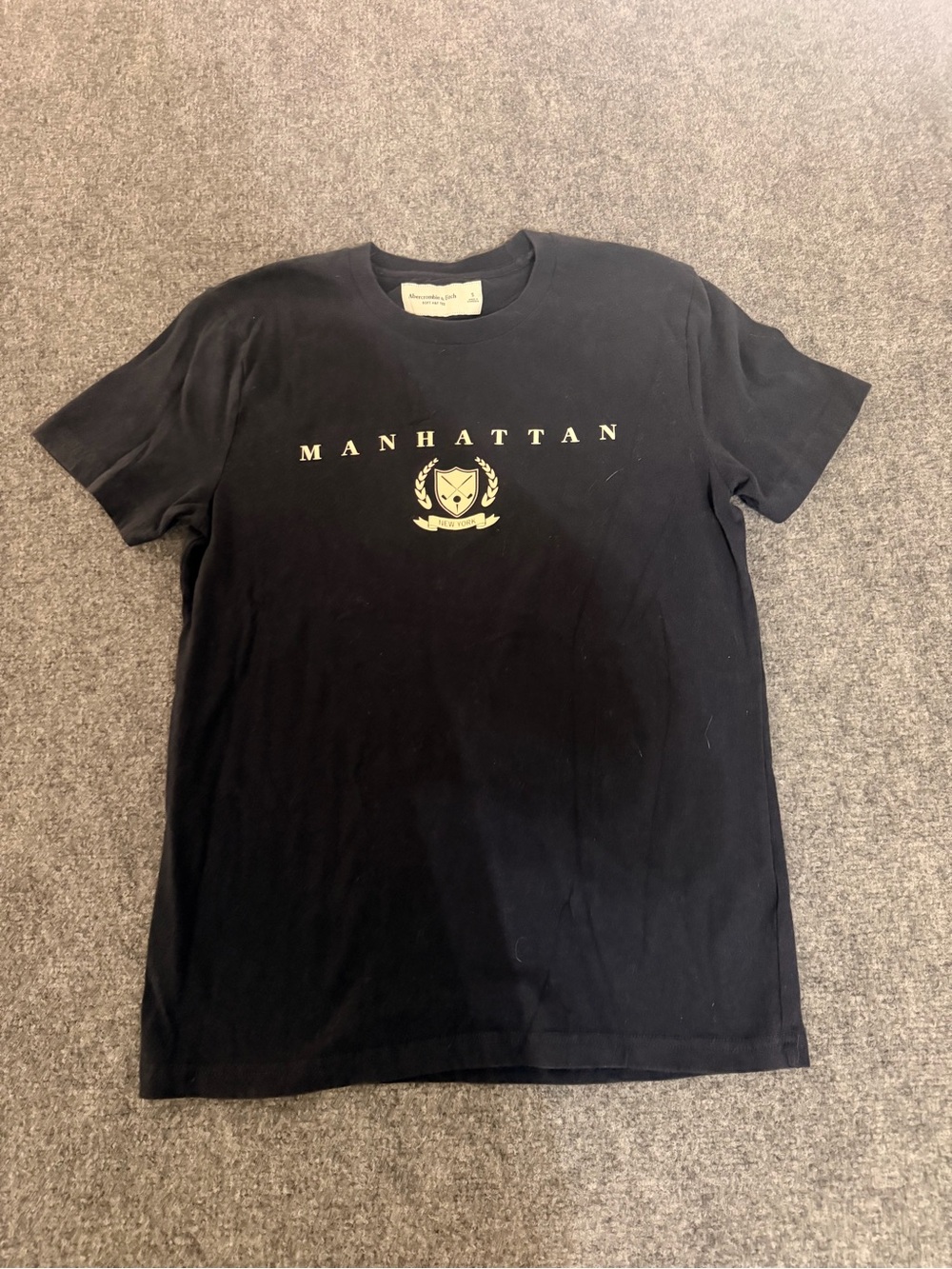 Abercrombie & Fitch Black Manhattan Crest Tee